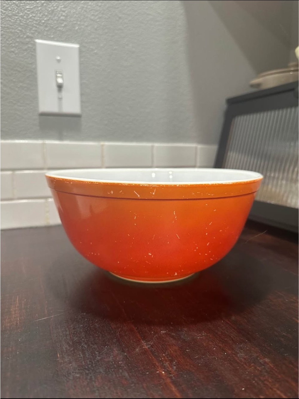 Pyrex Orange to Deep-Orange Gradient Mixing Bowl - Picture 2 of 3